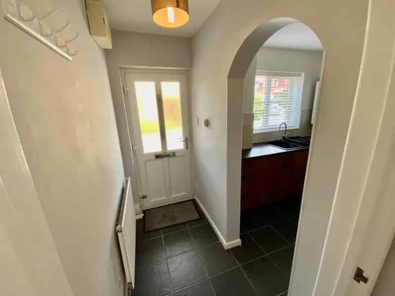 2 Bedroom Terraced House Kingswood