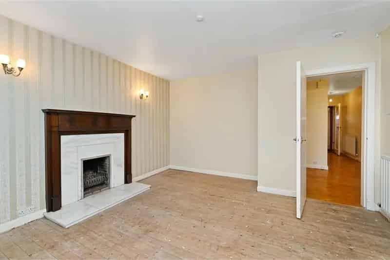 2 Bed Detached Bungalow with 2 Reception Rooms and Large Garden