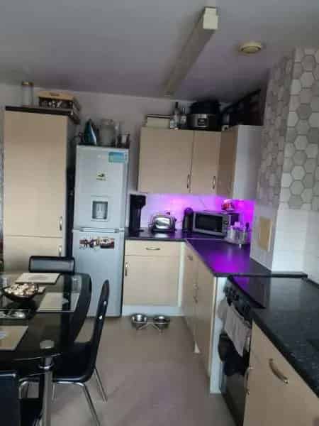 Large 3 Maisonette Flat Near Amenities