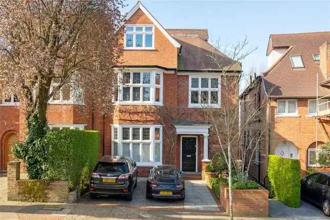 Majestic Family Home in Hampstead NW3