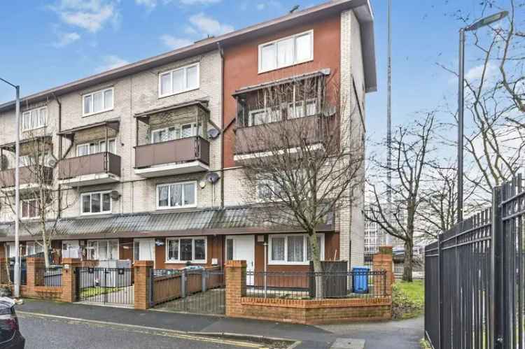 2 Bedroom Mid Terrace House Manchester M1 Available Now