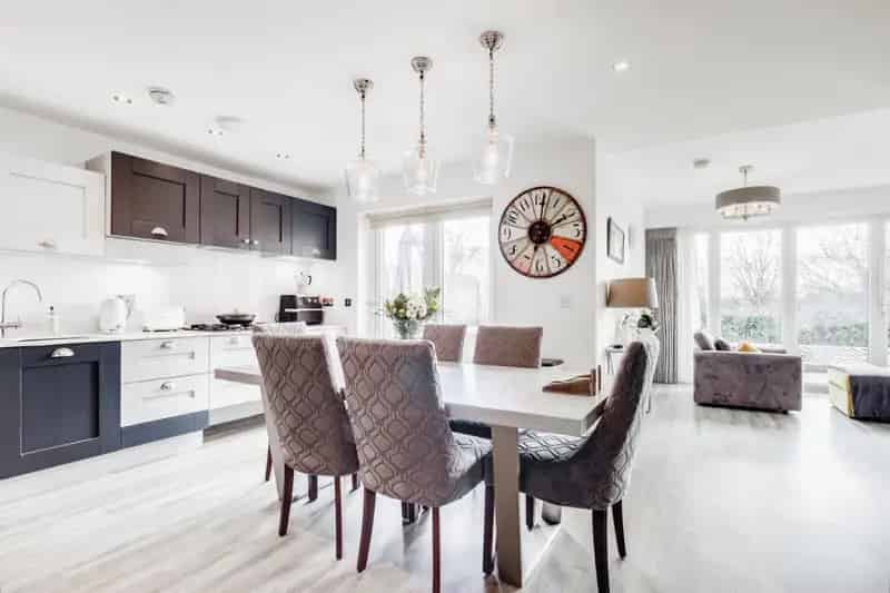Four Bedroom Detached House Wakefield