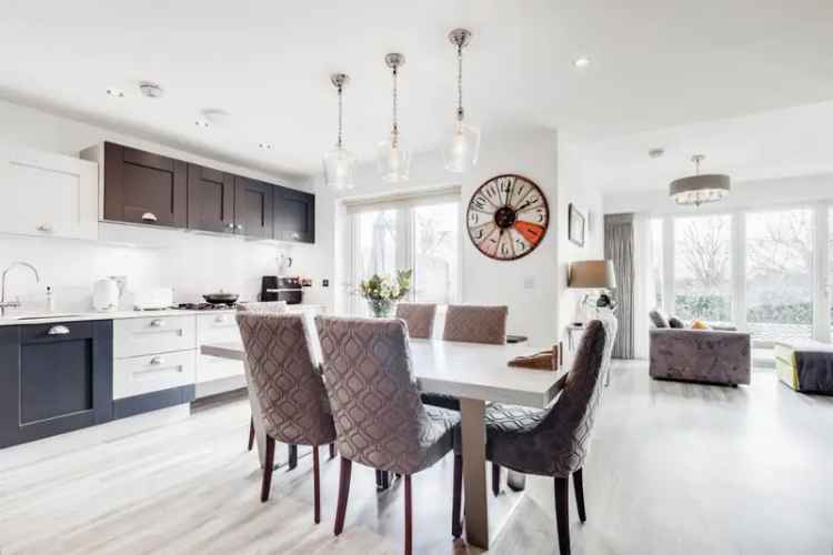 Four Bedroom Detached House Wakefield