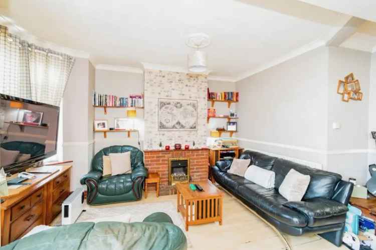 3 Bedroom Semi Detached House Woolston Family Home
