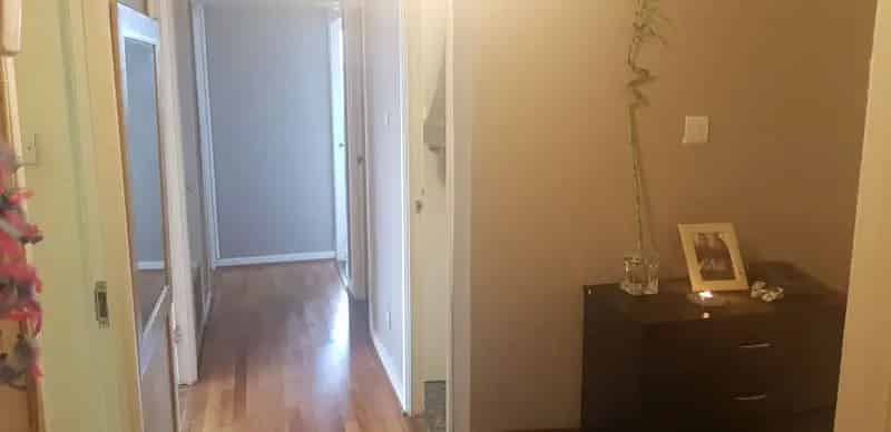 Spacious 7th Floor Flat Near Thames with Central Heating