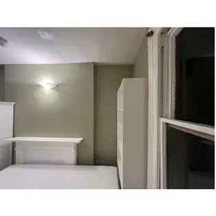 1 Room Studio Flat 32m² London - Newly Decorated - All Bills Included