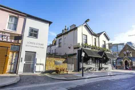 3 Bedroom Apartment near River Thames London