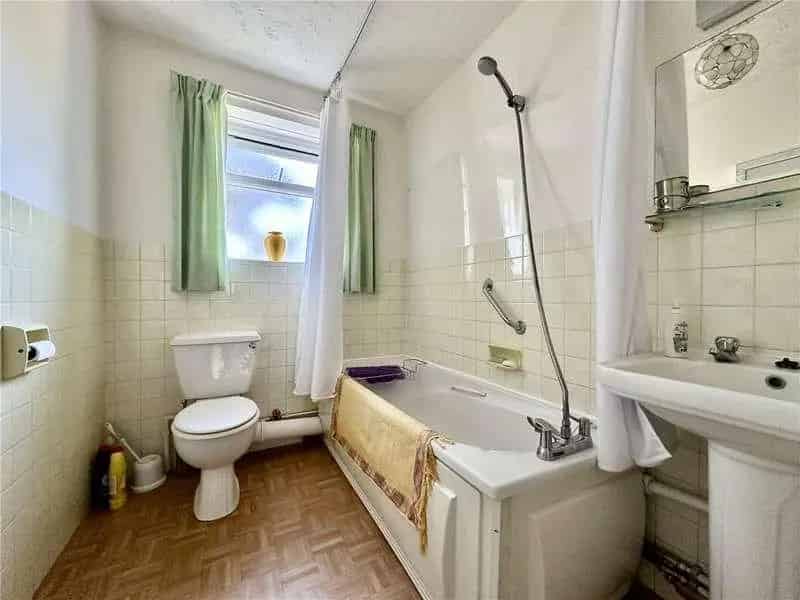 2 Bed Flat for Sale Branksome Park Poole