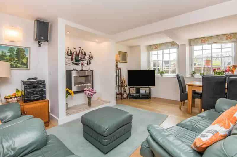 Lyme Regis Apartment Two Double Bedrooms Allocated Parking Private Patio