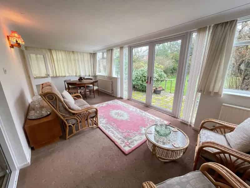 3 Bed Detached Bungalow Near Witlocks End Station