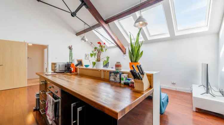 Glasgow Green Loft Apartment  High Ceilings Modern Amenities