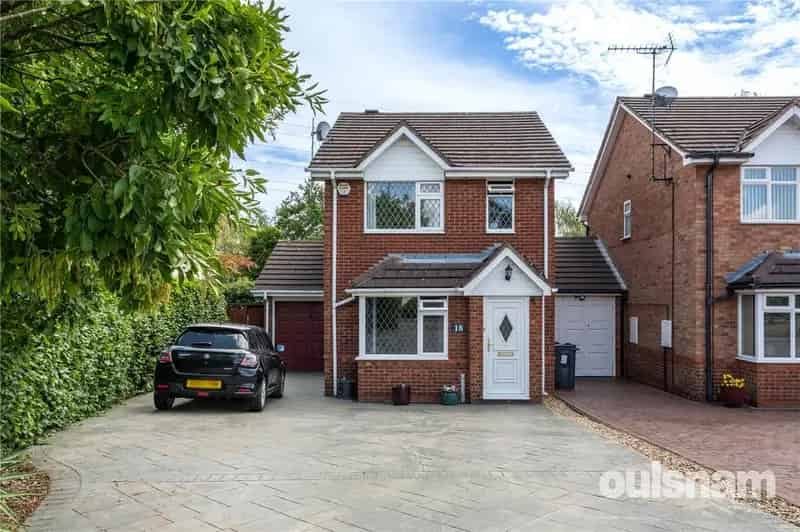 3 Bedroom Link Detached House for Sale Bournville