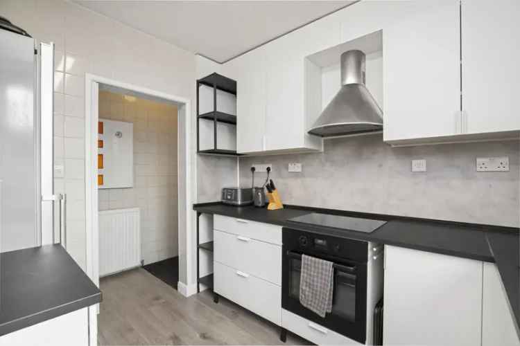 3 Bedroom End Terrace House to Rent