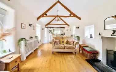 Charming Grade II Listed Thatched Cottage in Devon