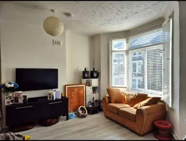 Spacious 4-Bedroom Maisonette Highbury Barn Home Exchange