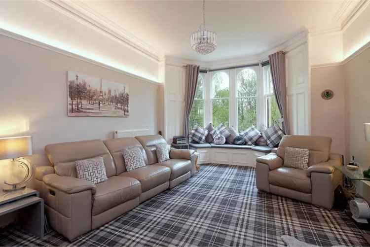 4 Bed Duplex Apartment with Modern Interior and Large Garden