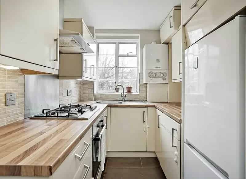 Modern Ground Floor One Bedroom Apartment in Portered Development