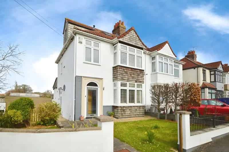 4 Bedroom Semi-Detached House for Sale