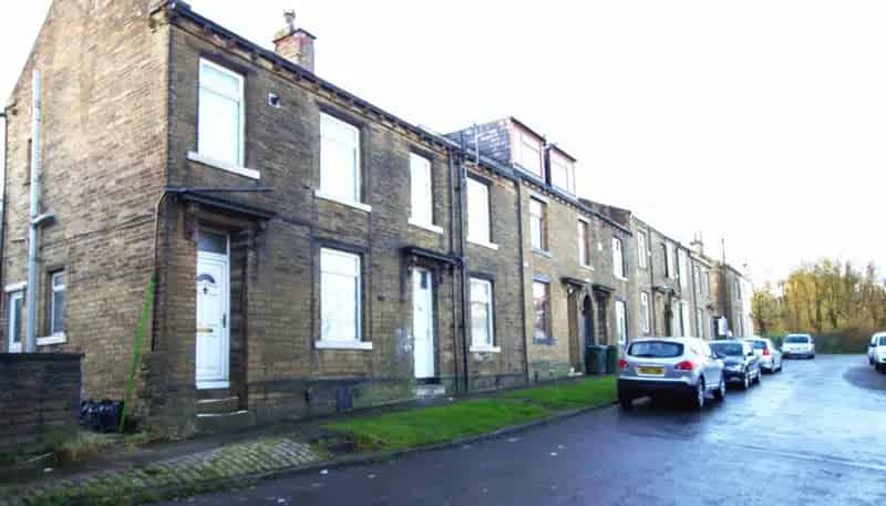 2 bedroom end of terrace house for sale