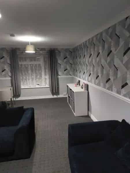 Large 2-Bedroom Family Flat Near Schools and Parks