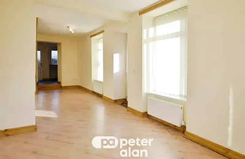 2 Bedroom End Terrace House Bridgend Town Centre