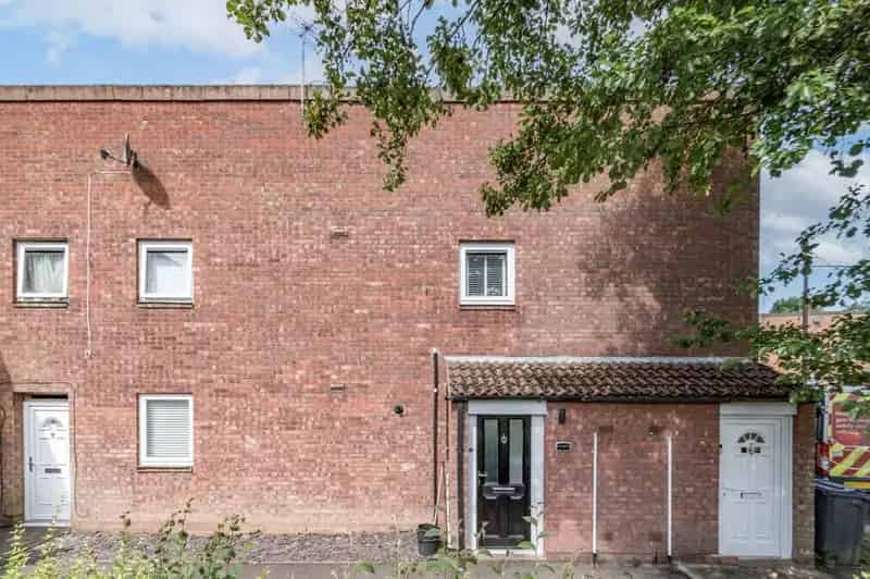 2 Bedroom Maisonette For Sale Rednal Birmingham