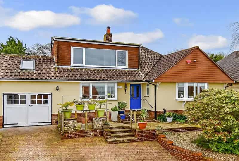 3 Bedroom Detached House Seaview Isle of Wight Solent Views