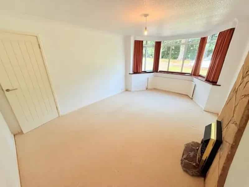 4 Bedroom House To Let Available June 27th 2025