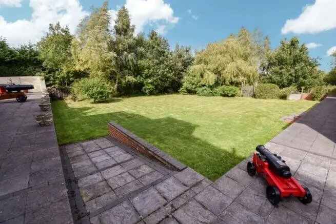 6 Bedroom Detached House Fillongley