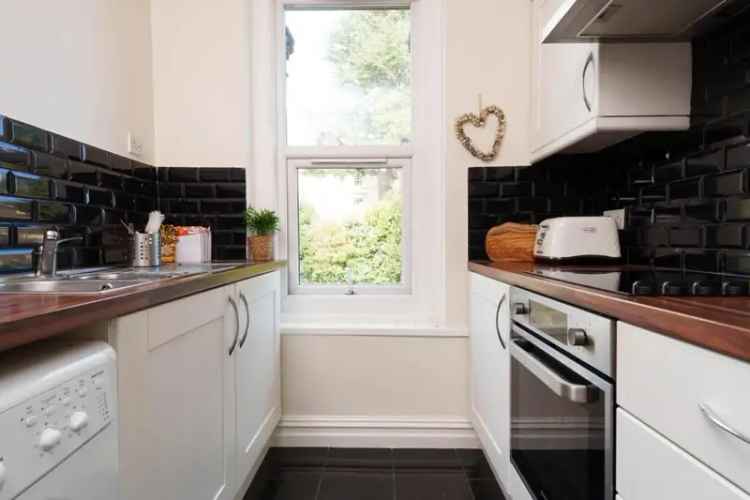 3 Bedroom Maisonette Near Chelsea Road and Royal Victoria Park