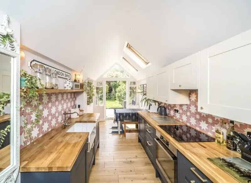 Victorian Garden Flat near Putney Stations 999 Year Lease
