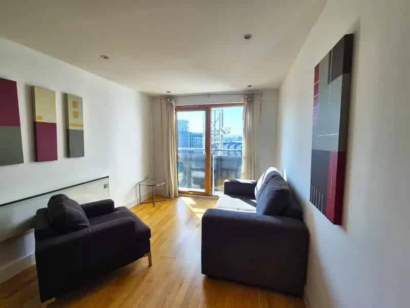 1 Bedroom Flat To Let Leeds Dock Available 25042025