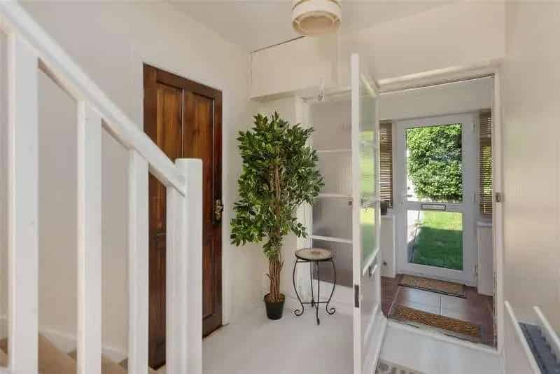 3 Bed House for Sale in Desirable Location