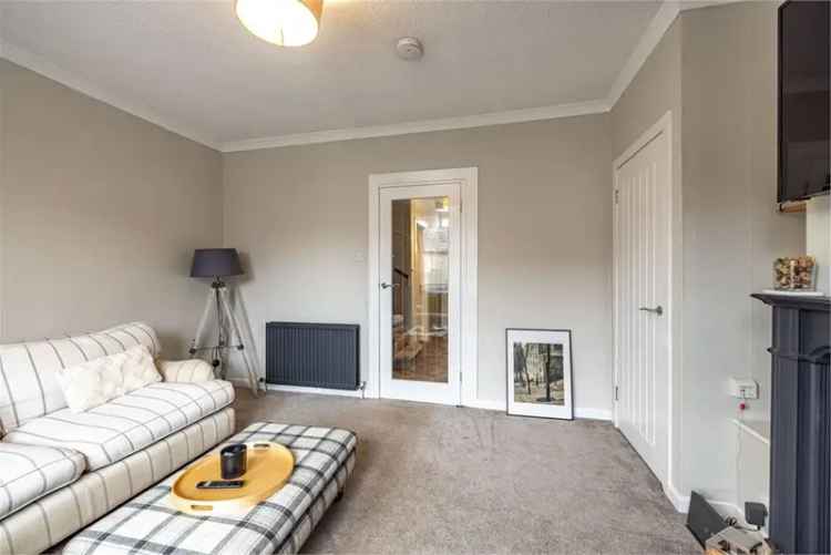 2 Bed Flat Double Upper with 1 Reception Room