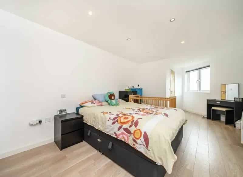 2 Double Bed Flat River View Balcony Excellent Condition