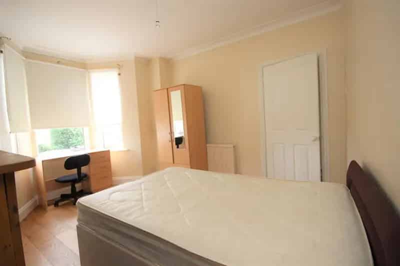 4 Bedroom Student House Near Bath University