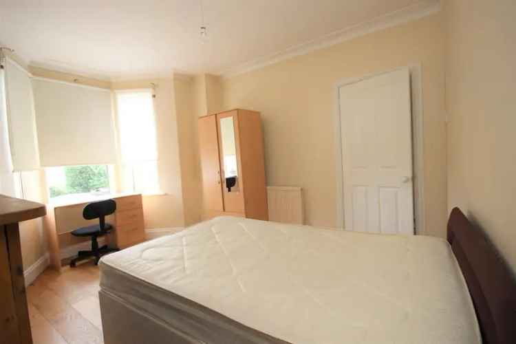 4 Bedroom Student House Near Bath University