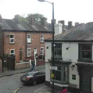 4 Bedroom Flat in Stretford Manchester