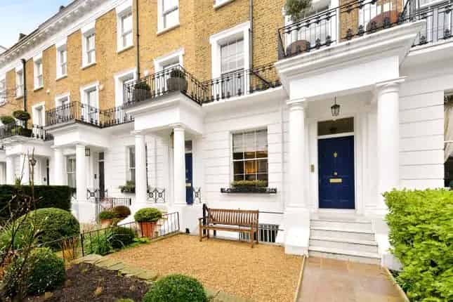 Six Bedroom Family House for Sale in Drayton Gardens Chelsea