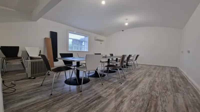 Commercial property For Rent , Wigan, England