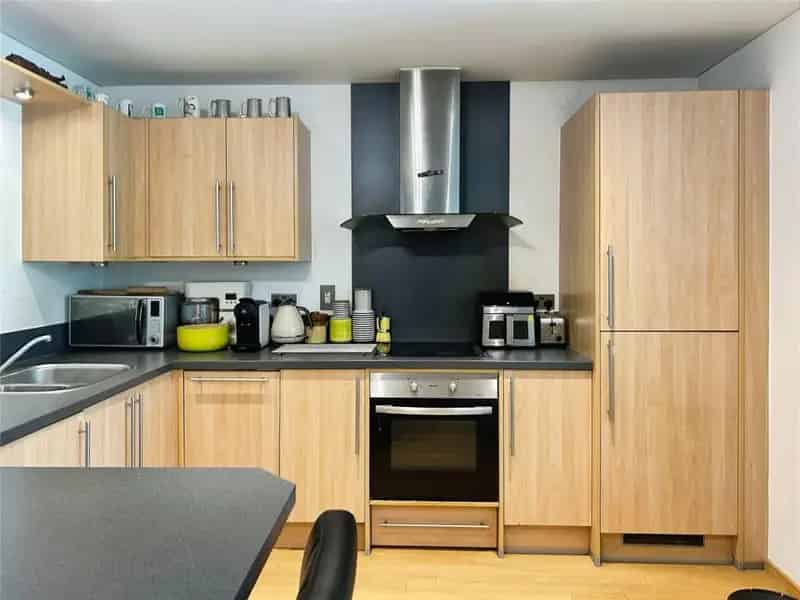 1 Bedroom Apartment for Sale The Pinnacle 2003 Built