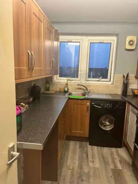 Flat For Rent in Salford, England