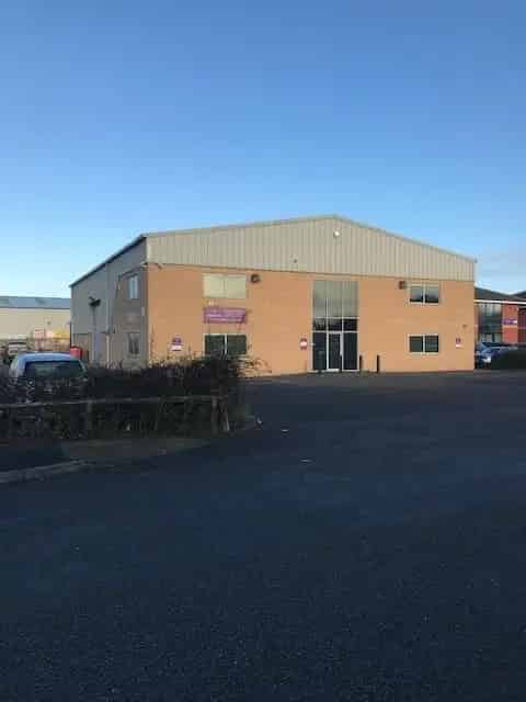 Modern Industrial Warehouse Unit 7142 sq ft To Let