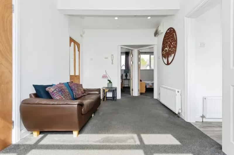 2 Bedroom Flat for Sale Near Edgbaston Reservoir