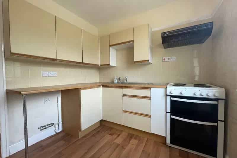 Spacious City Centre Flat Zero Deposit Available