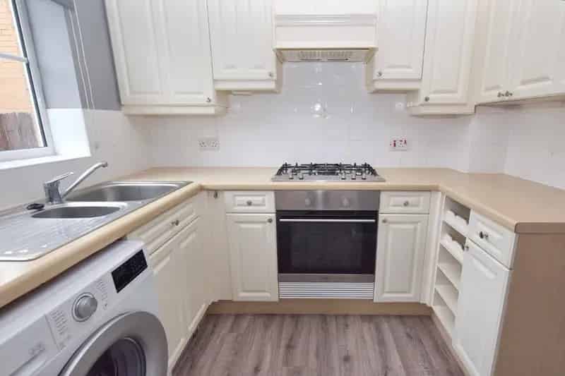 3 Bed Detached House with Garage and Garden