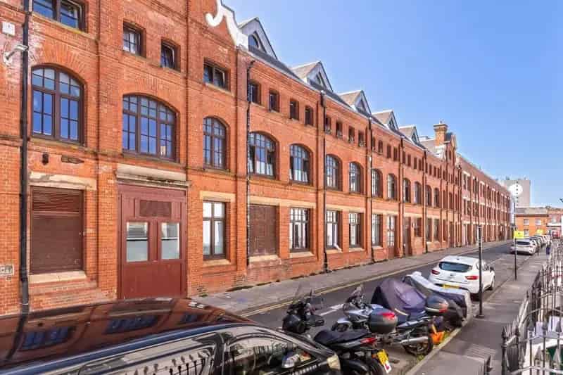 2 Bedroom Loft Apartment for Sale in Brighton's North Laines