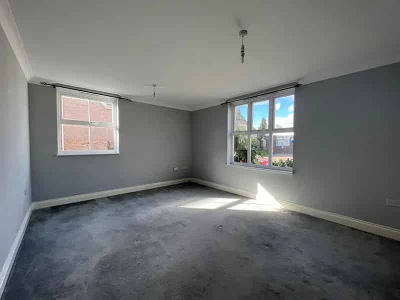2 Bed Leasehold Property for Sale