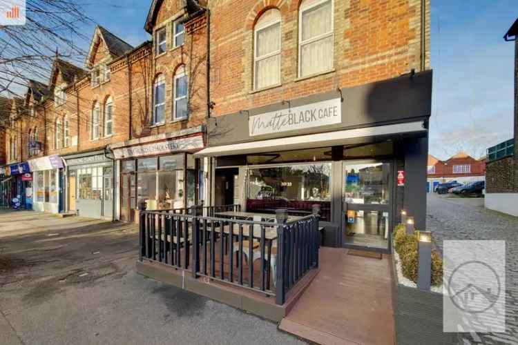 Italian Restaurant Wallington - Refurbished with Alcohol License