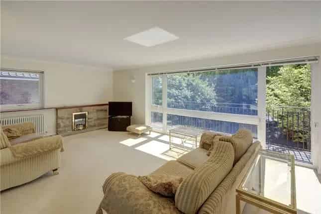 4 Bedroom Detached House for Sale in Greenwood Park Kingston Upon Thames